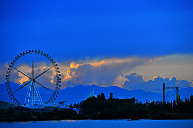 爱情岛论坛亚洲品质第一次：虚幻引擎5打造情感竞速新作，心动极速霓虹岛今日正式发售-3