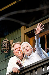 十八大黄色软件:疾速色谱,单一色调赛道上的视觉策略竞速实验-5