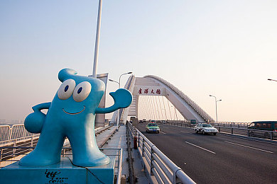 美女搞基差差app：虚拟竞速融合社交博弈，都市飙车策略逆袭新体验-2