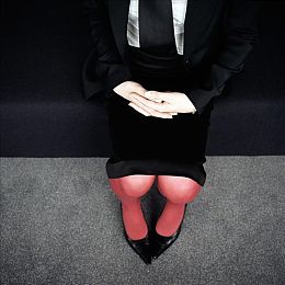 裸体护士:白衣防线,破碎制服下的生化悲鸣与人性抉择-3