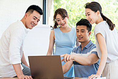 女生撒娇让男生吃困困：《极速搭档》今日上线，双人驾驶游戏创新引入情感互动系统