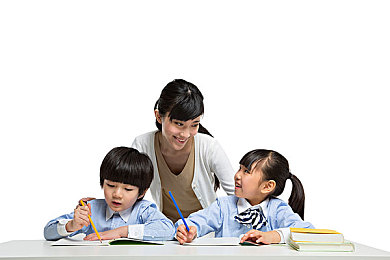 3.0.3免费oppo版破解大全免费网站:极速狂飙新版上线,破解风波引发玩家安全担忧-4