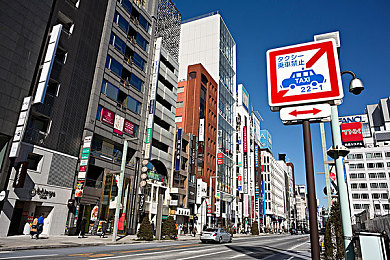 黄色App免费下载OPPO：极限竞速街头风云，体验专属超跑竞速快感